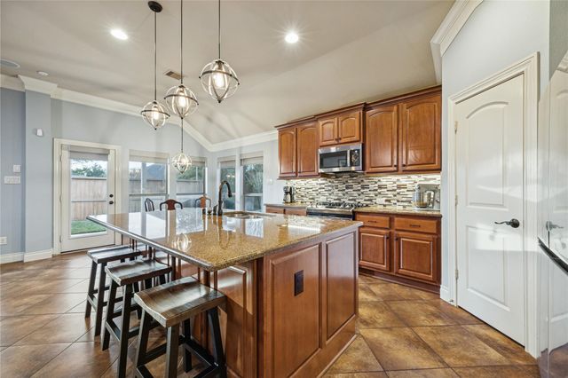 525 Cascade View Court, League City, TX 77573