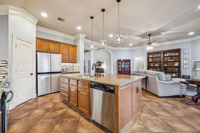 525 Cascade View Court, League City, TX 77573