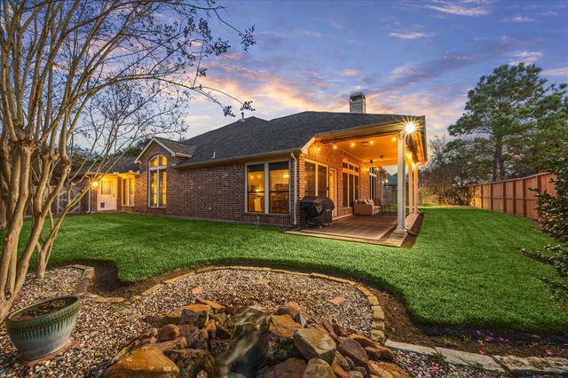 525 Cascade View Court, League City, TX 77573