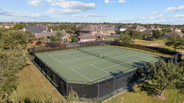 525 Cascade View Court, League City, TX 77573