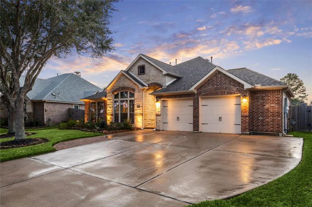 525 Cascade View Court, League City, TX 77573