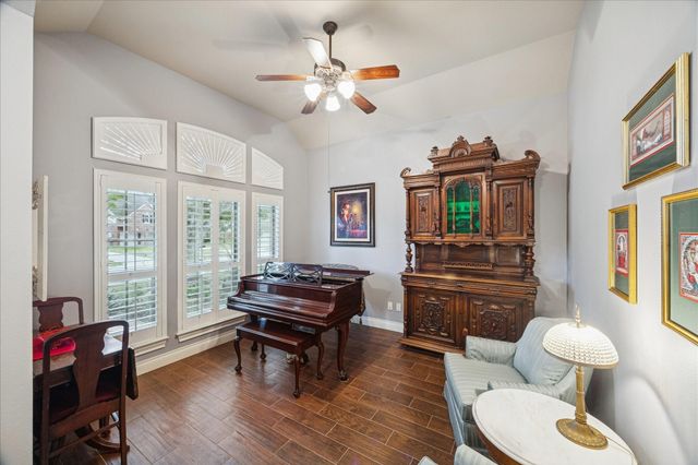 525 Cascade View Court, League City, TX 77573