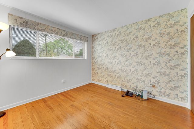 8322 Central Avenue, Morton Grove, IL 60053