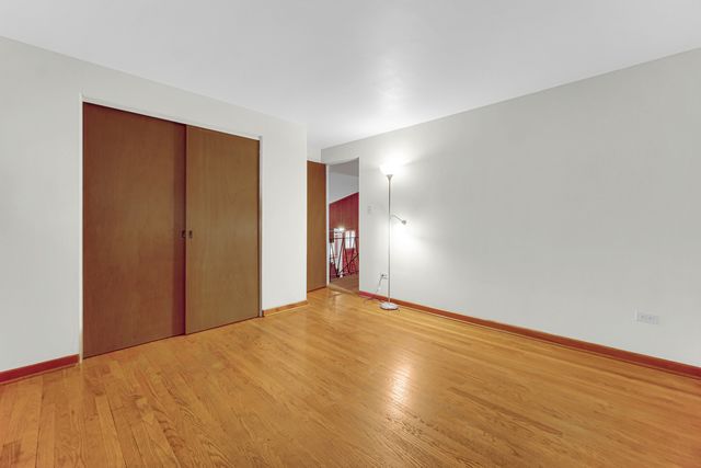 8322 Central Avenue, Morton Grove, IL 60053