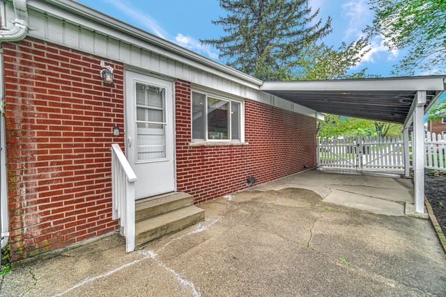 8322 Central Avenue, Morton Grove, IL 60053