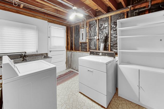 8322 Central Avenue, Morton Grove, IL 60053