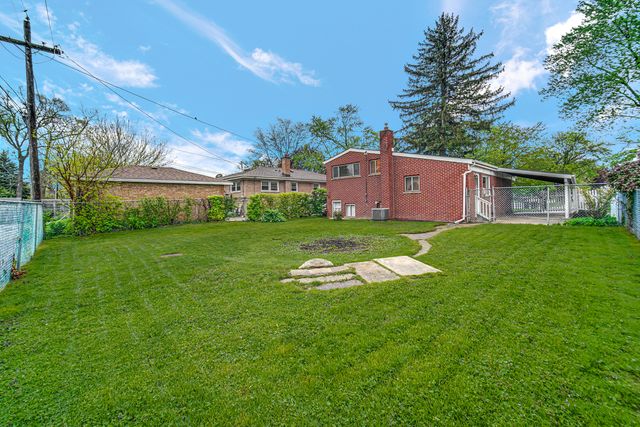 8322 Central Avenue, Morton Grove, IL 60053