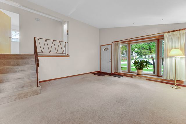 8322 Central Avenue, Morton Grove, IL 60053