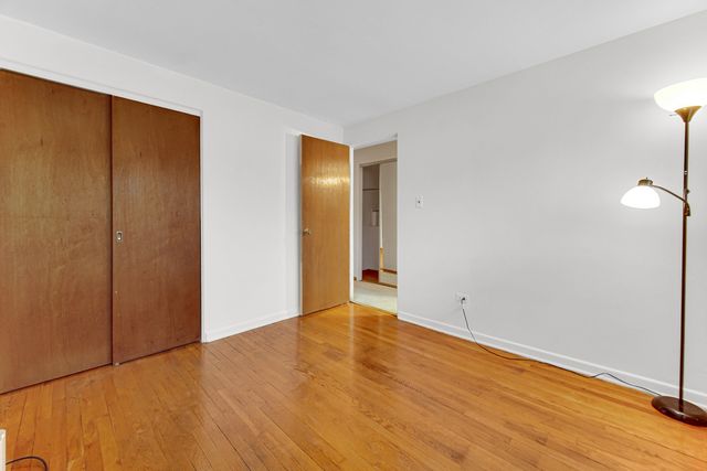 8322 Central Avenue, Morton Grove, IL 60053