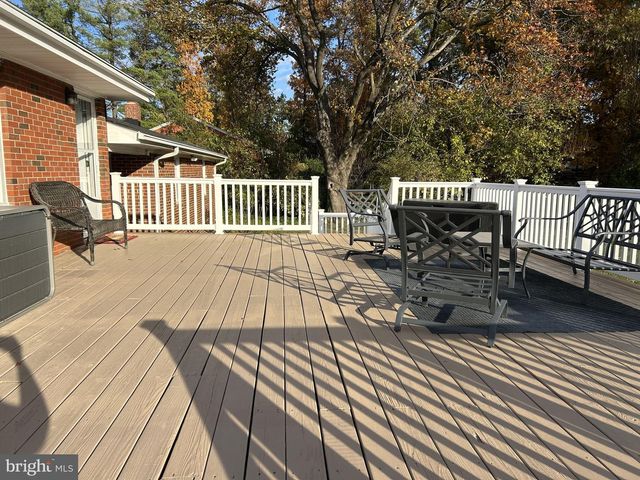 212 MASONS LN SE, Leesburg, VA 20175