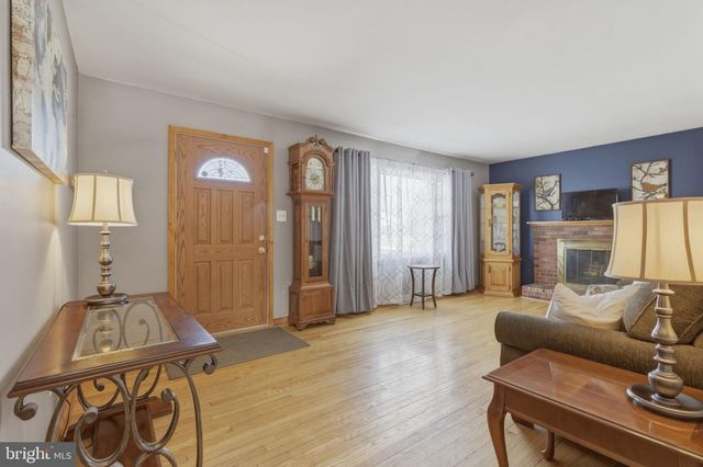 212 MASONS LN SE, Leesburg, VA 20175