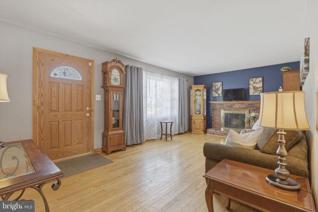 212 MASONS LN SE, Leesburg, VA 20175