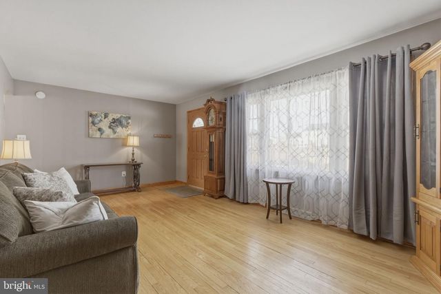 212 MASONS LN SE, Leesburg, VA 20175