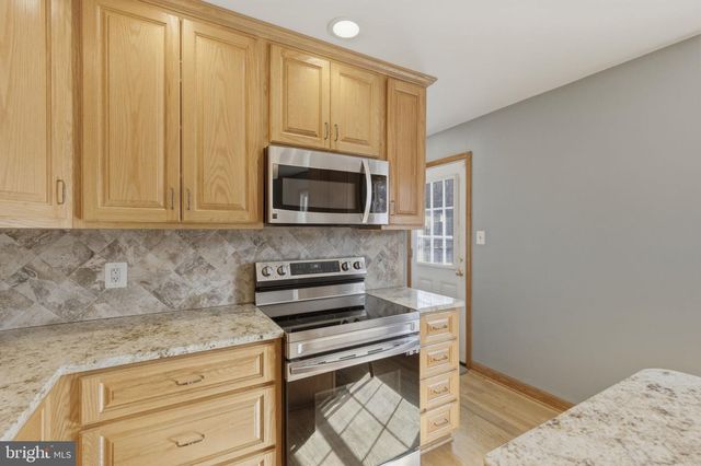 212 MASONS LN SE, Leesburg, VA 20175