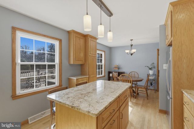 212 MASONS LN SE, Leesburg, VA 20175