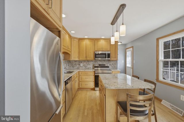 212 MASONS LN SE, Leesburg, VA 20175