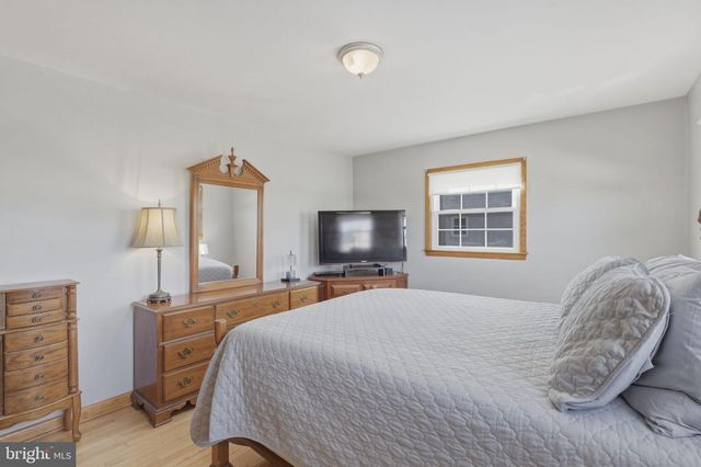 212 MASONS LN SE, Leesburg, VA 20175