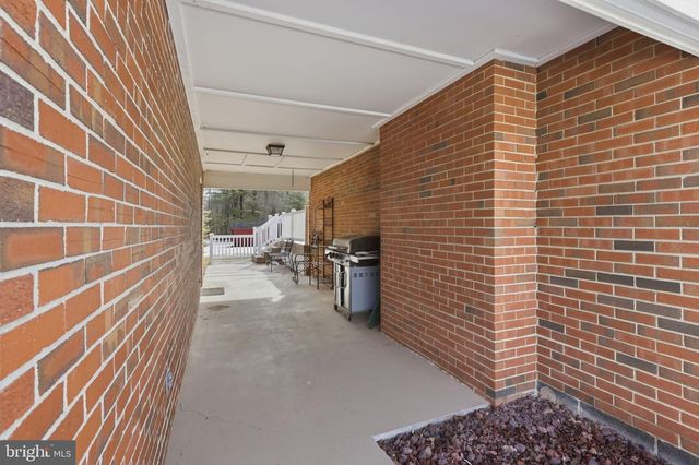 212 MASONS LN SE, Leesburg, VA 20175