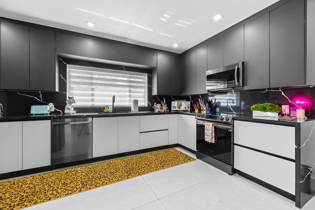 1627 Seabreeze Boulevard, Fort Lauderdale, FL 33316