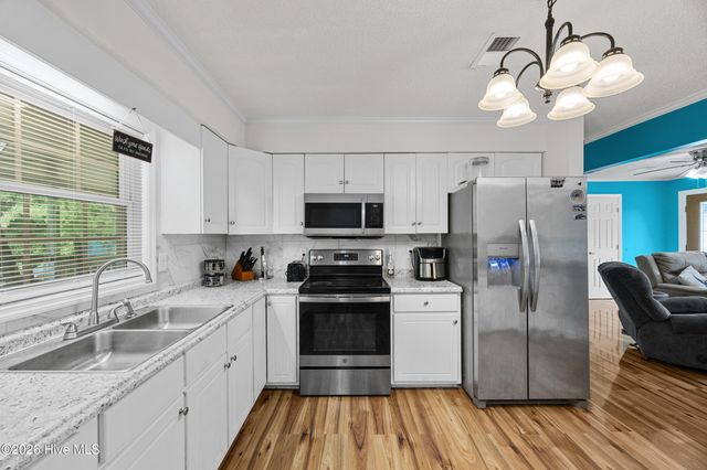 616 S Orange Street, Wallace, NC 28466