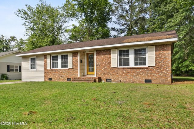 616 S Orange Street, Wallace, NC 28466