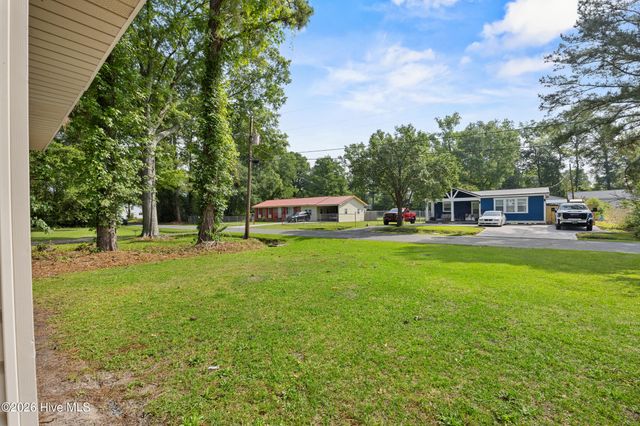 616 S Orange Street, Wallace, NC 28466