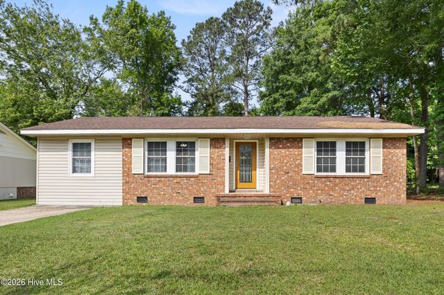 616 S Orange Street, Wallace, NC 28466