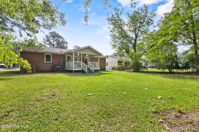 616 S Orange Street, Wallace, NC 28466