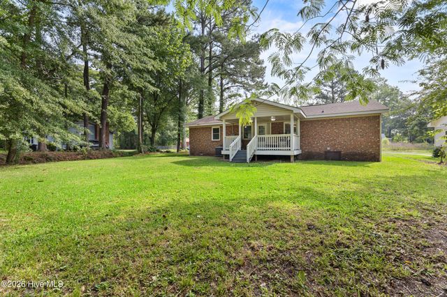 616 S Orange Street, Wallace, NC 28466