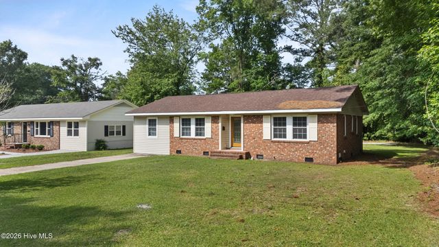 616 S Orange Street, Wallace, NC 28466