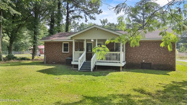 616 S Orange Street, Wallace, NC 28466