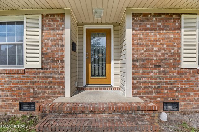 616 S Orange Street, Wallace, NC 28466