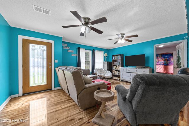 616 S Orange Street, Wallace, NC 28466