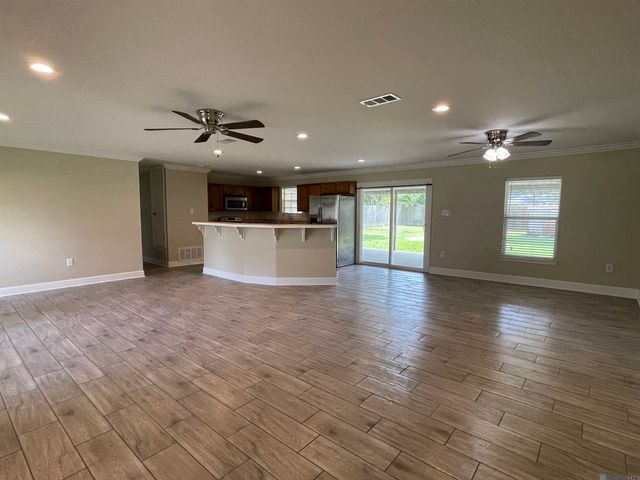 331 E Bolivar Dr, Baton Rouge, LA 70819