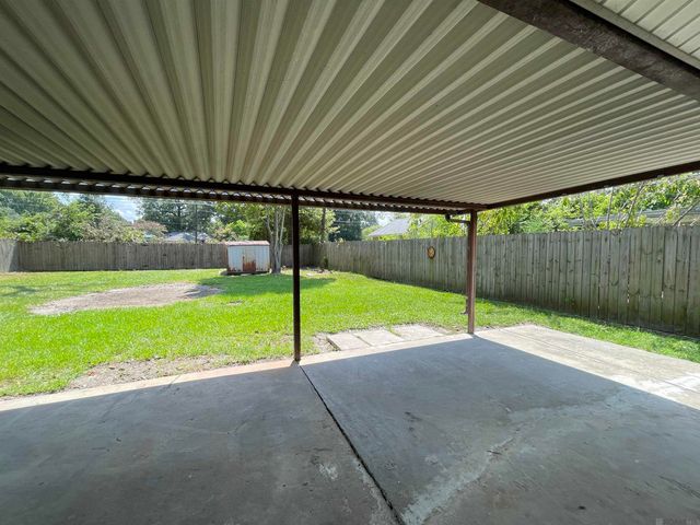 331 E Bolivar Dr, Baton Rouge, LA 70819