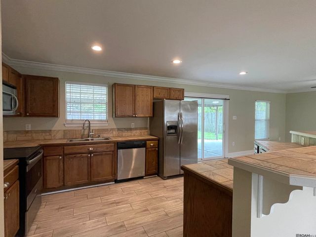 331 E Bolivar Dr, Baton Rouge, LA 70819