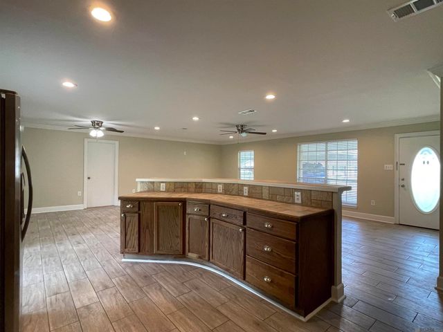 331 E Bolivar Dr, Baton Rouge, LA 70819