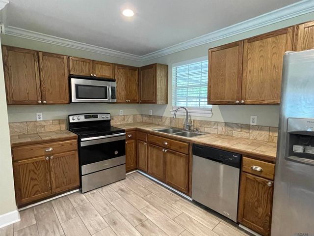 331 E Bolivar Dr, Baton Rouge, LA 70819