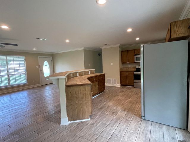 331 E Bolivar Dr, Baton Rouge, LA 70819