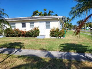 200 SE 3rd St 2, Dania Beach, FL 33004