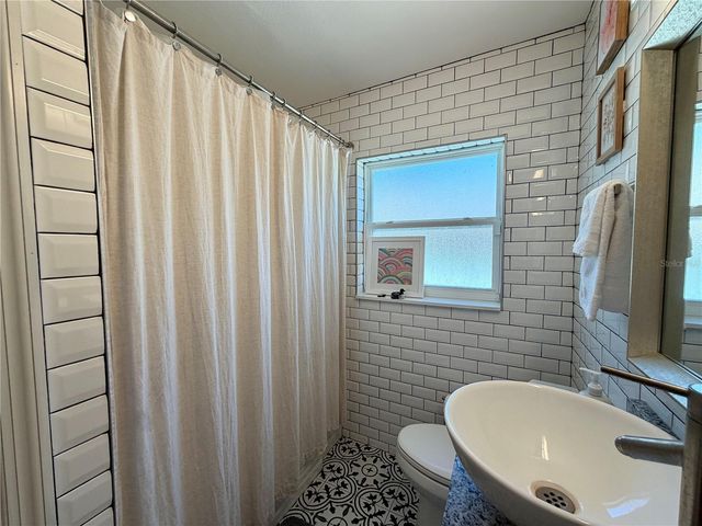 3924 17TH STREET N, St Petersburg, FL 33714