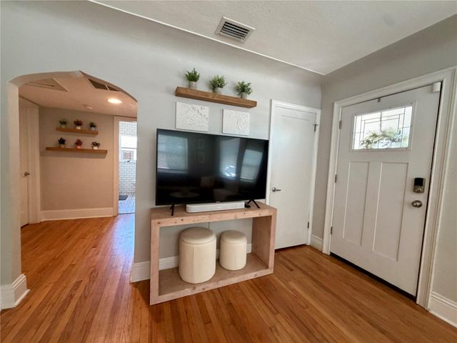 3924 17TH STREET N, St Petersburg, FL 33714