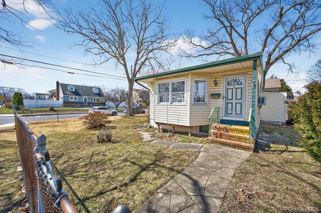 2003 Park Avenue, East Meadow, NY 11554