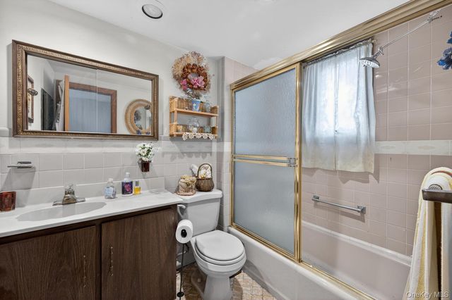 2003 Park Avenue, East Meadow, NY 11554