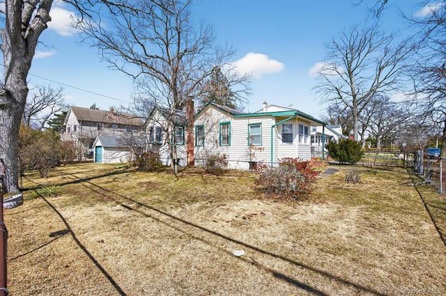 2003 Park Avenue, East Meadow, NY 11554