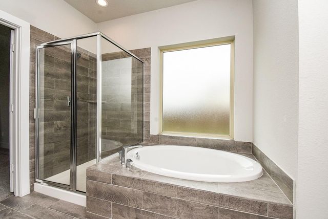 3426 Majestic Pine Lane, Rosenberg, TX 77471