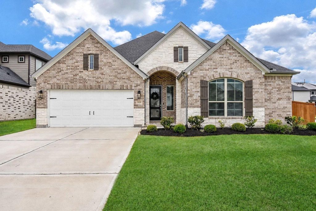 3426 Majestic Pine Lane, Rosenberg, TX 77471