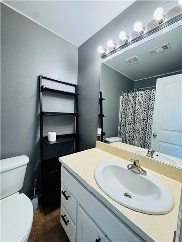 900 SW Almond Street, Gravette, AR 72736