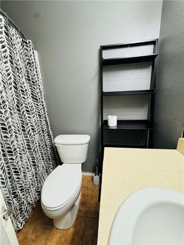 900 SW Almond Street, Gravette, AR 72736