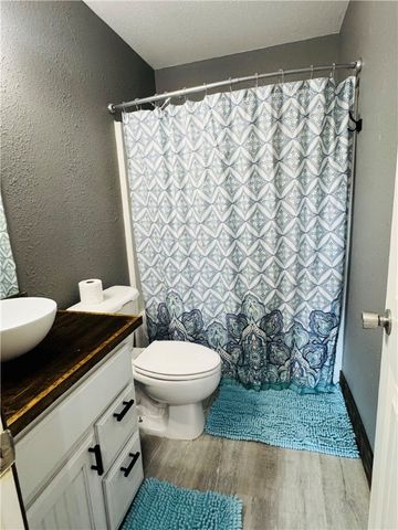 900 SW Almond Street, Gravette, AR 72736